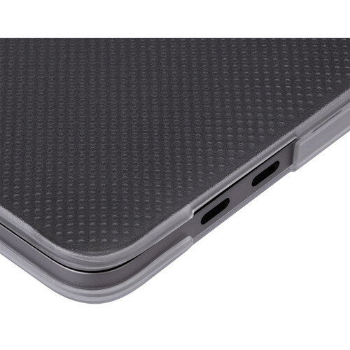 Carcasa Incase Hardshell Dots para Macbook 16¨ - Clear